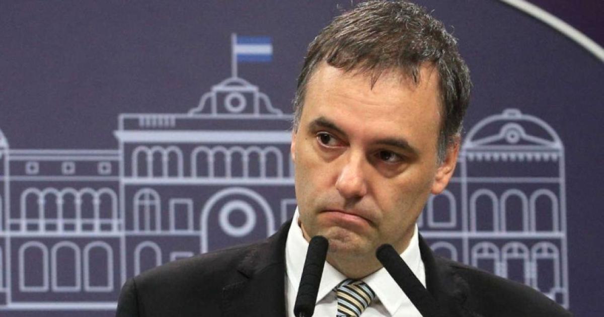 Declara el hijo de una de las jubiladas que le vendioacute a Adorni el departamento de Caballito