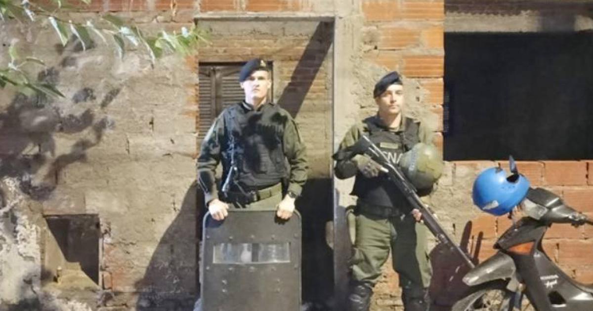 Continuacutean las investigaciones sobre una banda delictiva dedicada al traacutefico de cocaiacutena sumergida en los tanques de combustible de diferentes vehiacuteculos