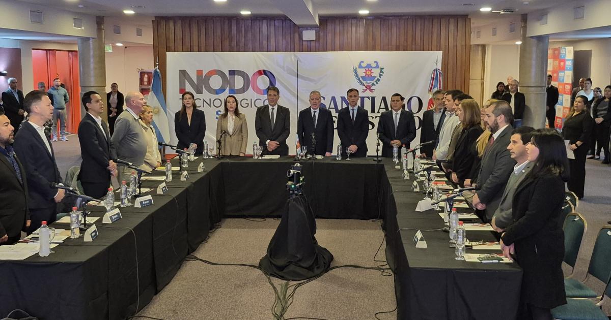 Eliacuteas Suaacuterez preside la apertura de la Asamblea Federal de Ciencia y Tecnologiacutea en el Nodo Tecnoloacutegico