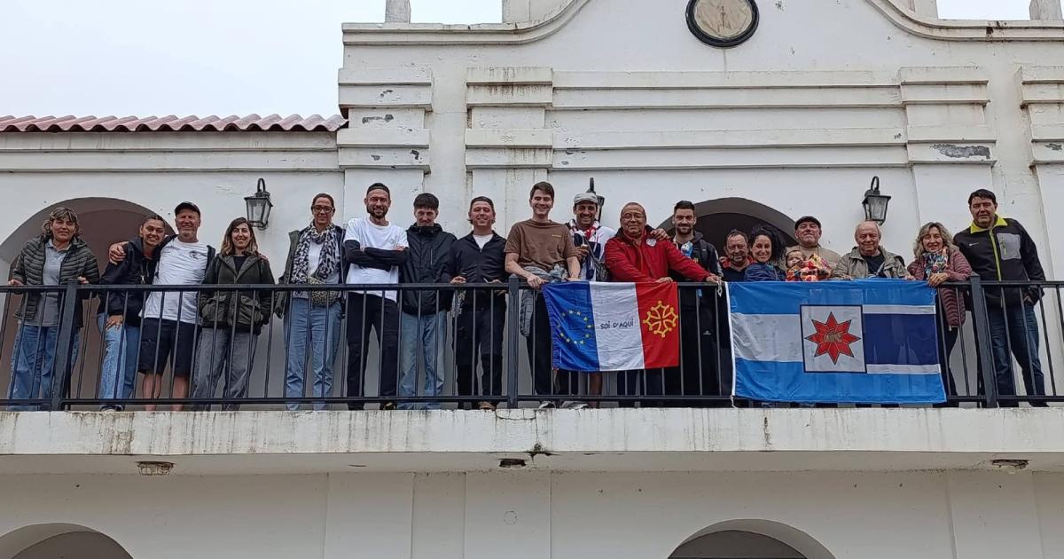 Diecisiete franceses solidarios estaacuten en la ciudad de Antildeatuya 