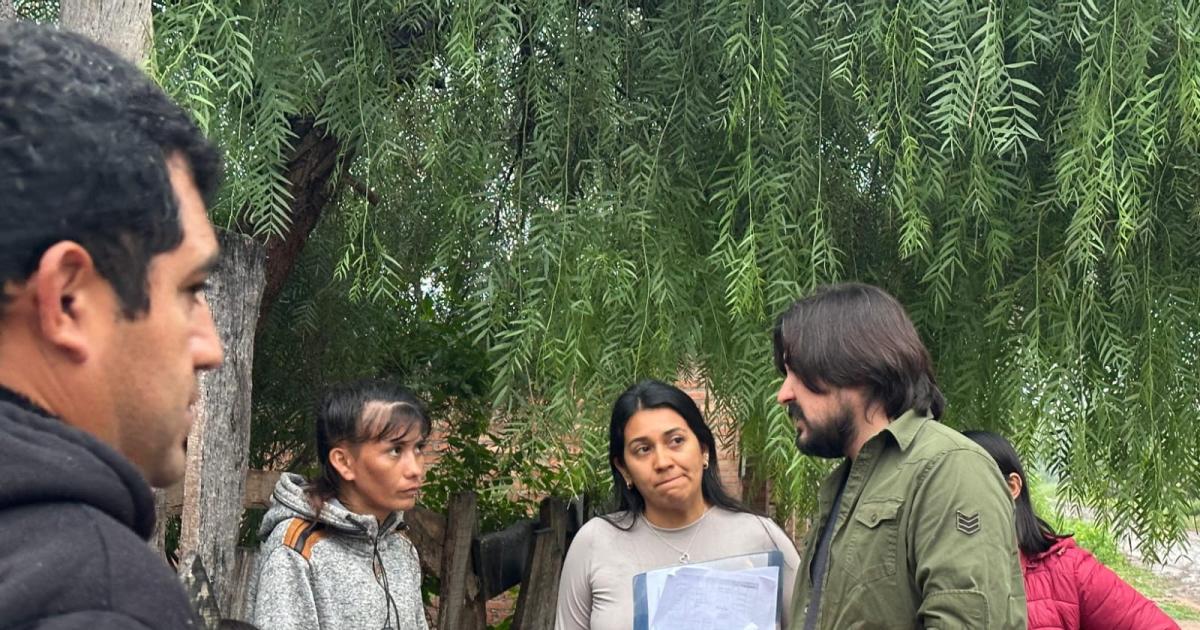 Municipio y Defensa Civil asisten a sesenta familias en Monte Quemado