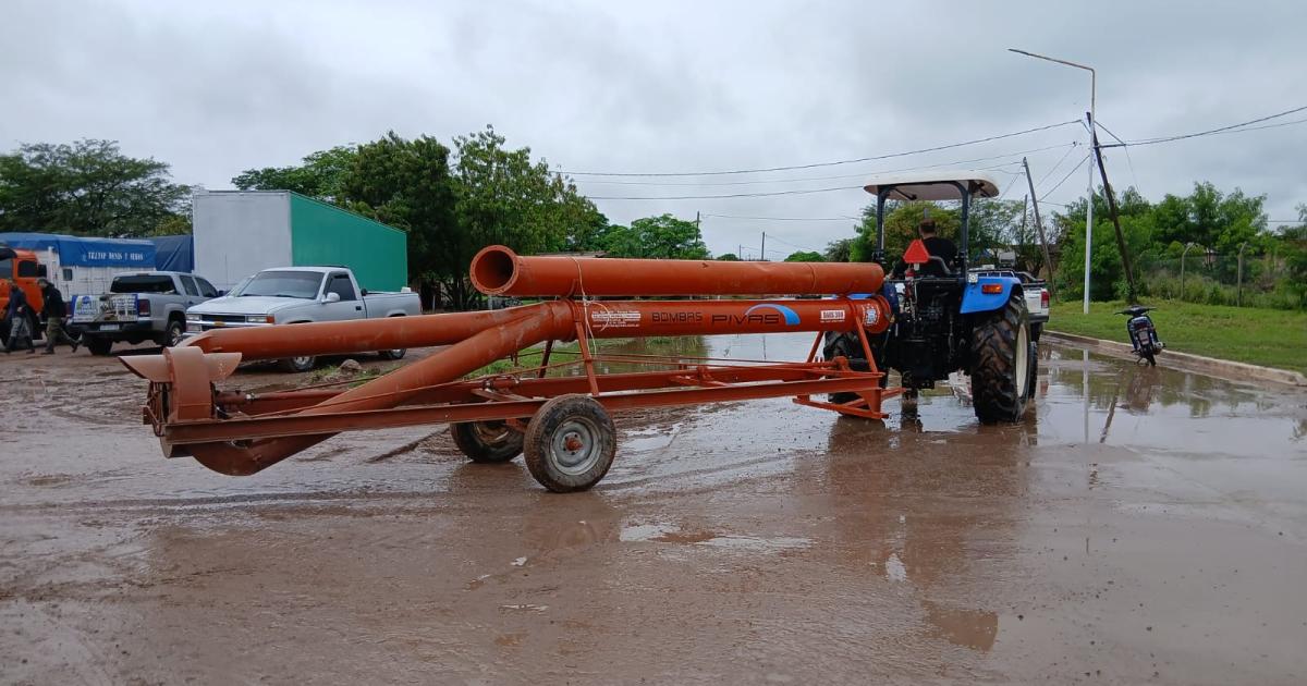 Despliegan amplio operativo en Los Juriacutees por las intensas lluvias