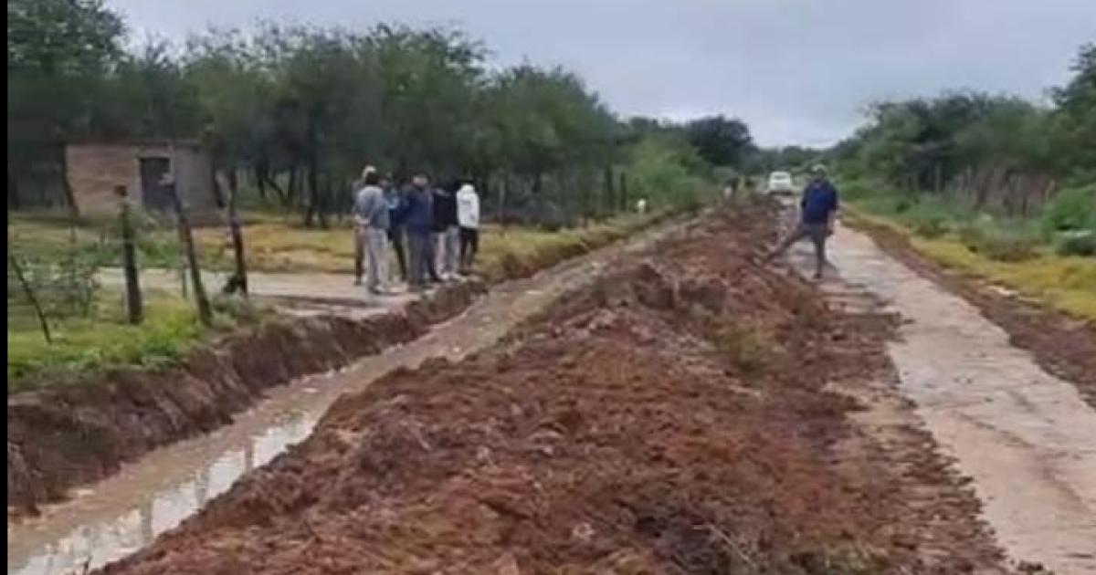 Amplio despliegue para llevar ayuda a las familias afectadas por las lluvias en Villa Mailiacuten