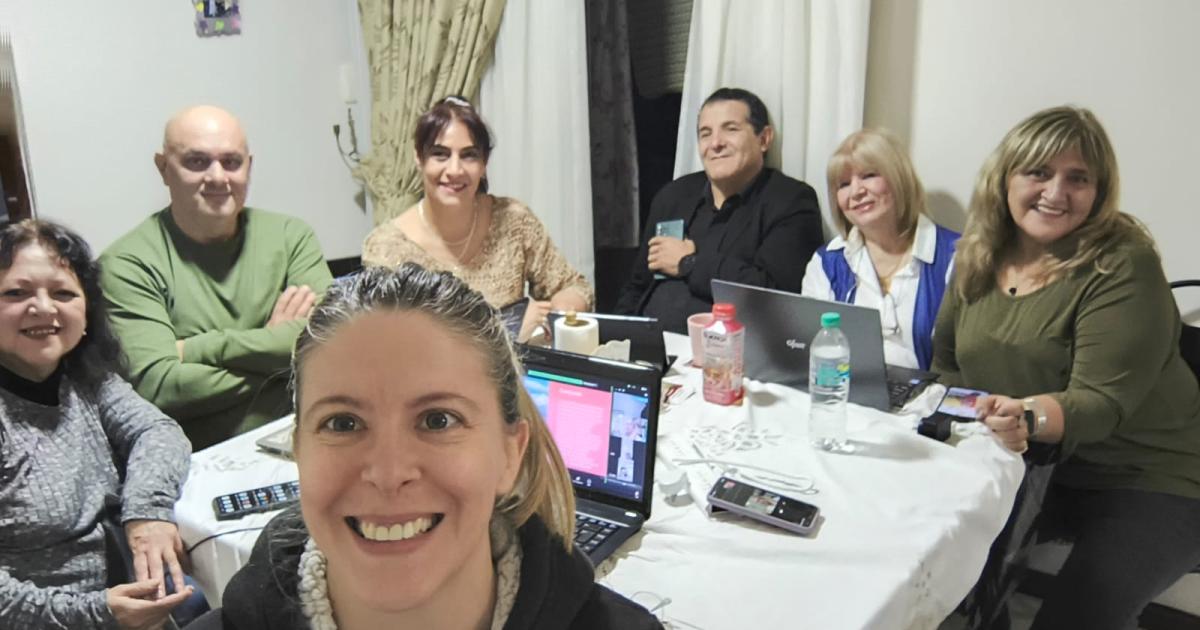 Participacioacuten santiaguentildea en conferencia virtual sobre identidad libanesa