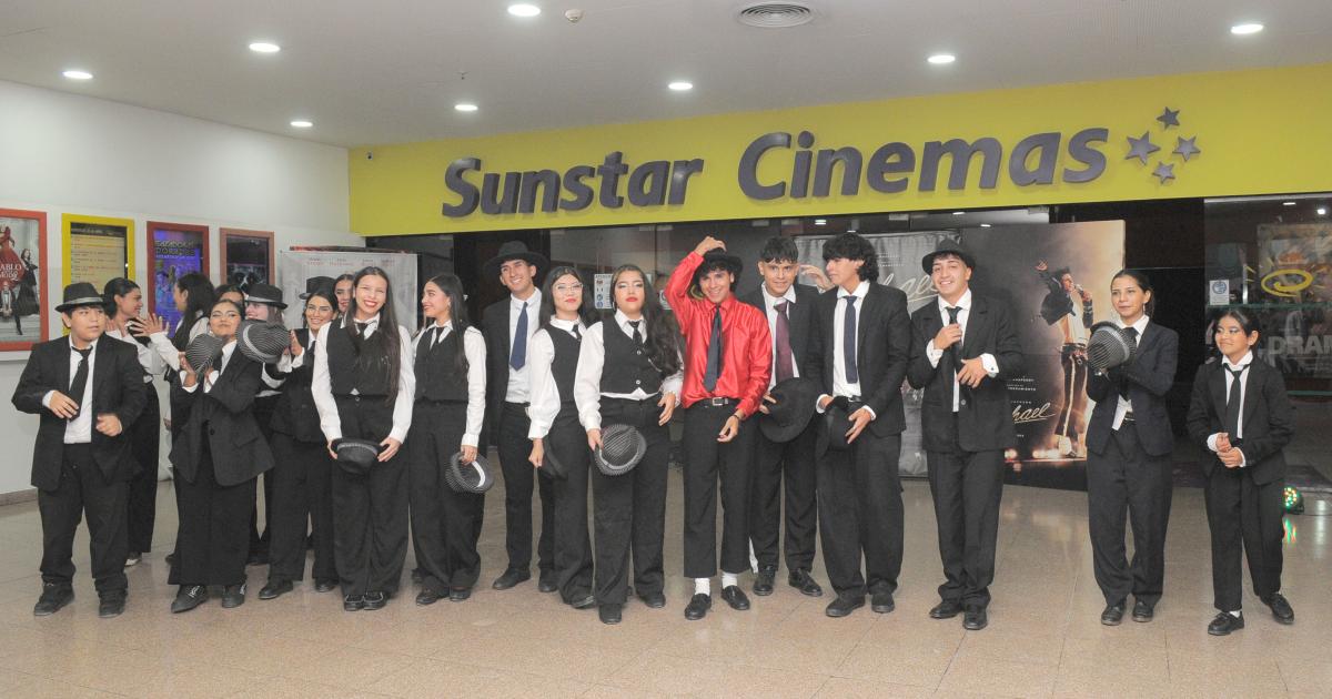 LOS FANS DE MICHAEL JACKSON COPARON EL CINE