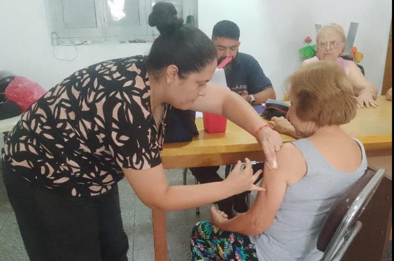 Concretan la vacuna antigripal en 24 centros de jubilados capitalinos
