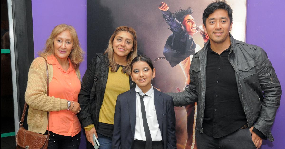 LOS FANS DE MICHAEL JACKSON COPARON EL CINE