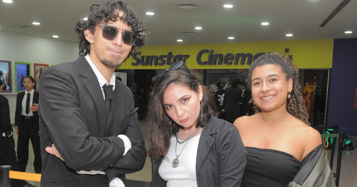 LOS FANS DE MICHAEL JACKSON COPARON EL CINE