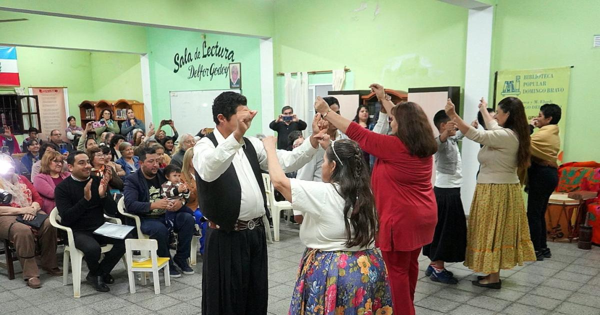 La ciudad celebroacute el Diacutea de la Cultura Quichua Santiaguentildea