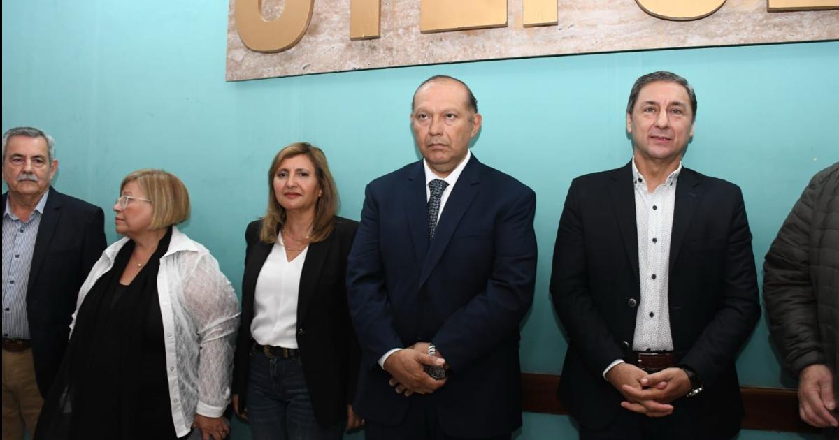 La intendente Fuentes participoacute de la ceremonia de asuncioacuten de la nueva comisioacuten de Utepse