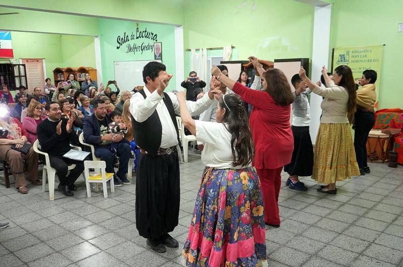 La ciudad celebroacute el Diacutea de la Cultura Quichua Santiaguentildea