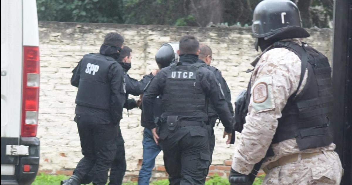 OPERATIVO DE SEGURIDAD- Mientras Tala era indagado en la Justicia Federal en Colonia Pinto los gendarmes allanaban su celda Se vienen pericias y ampliación de indagatorias al pelotón detenido en Copo