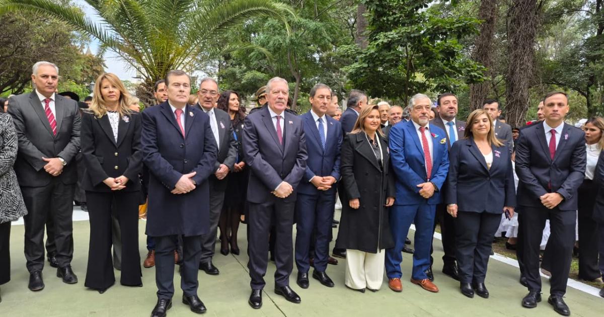 Eliacuteas Suaacuterez- Santiago siempre ha puesto todo a su alcance para superar momentos difiacuteciles