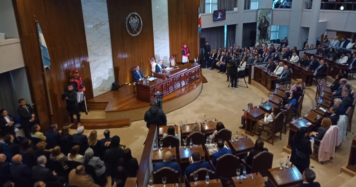 El pago del bono por el Diacutea del Trabajador demandaraacute un esfuerzo fiscal de unos 40 mil millones a la provincia