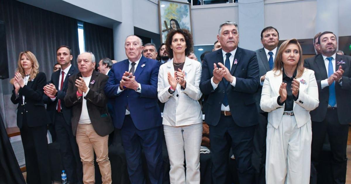 Fuentes destacoacute el discurso esperanzador del gobernador Eliacuteas Suarez en la Caacutemara de Diputados