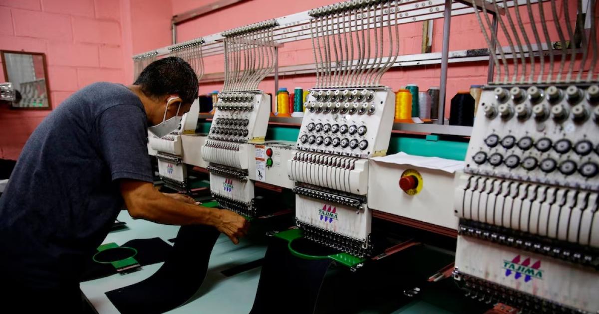 La producción industrial textil cayó un 33-en-porciento- interanual en febrero EFERodrigo Sura