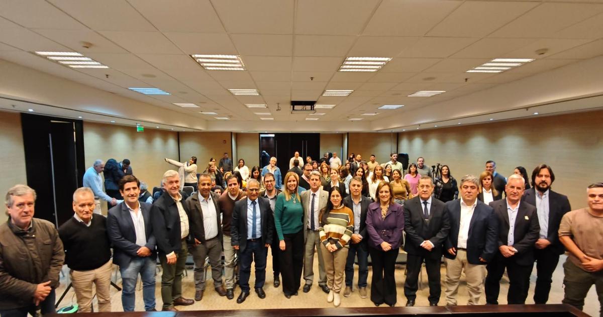 Lanzan el programa Transicioacuten Ordenada en el 12ordm Encuentro Federal de Intendentes del interior