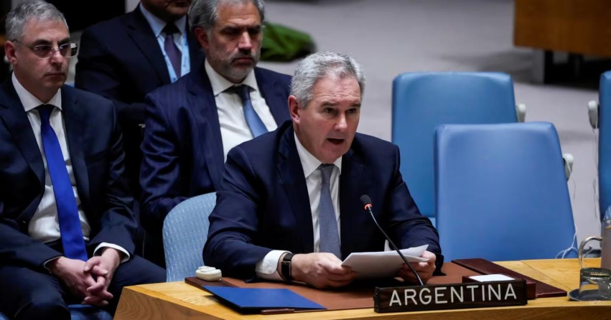 (Foto- REUTERS-Eduardo Munoz  Video- X @pabloquirno)