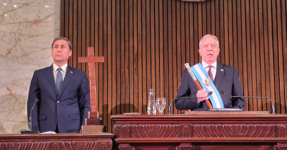 Eliacuteas Suaacuterez anuncioacute el pago del bono de 600000 por el Diacutea del Trabajador