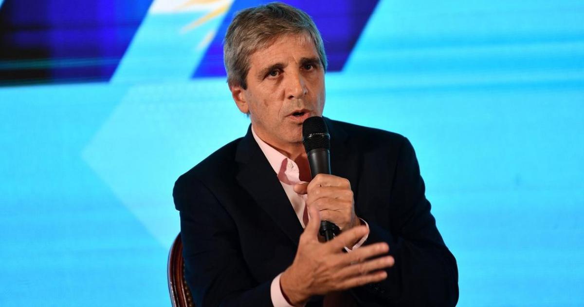 Con el riesgo paiacutes en 560 puntos el Gobierno apuesta al mercado local para conseguir US 900 millones