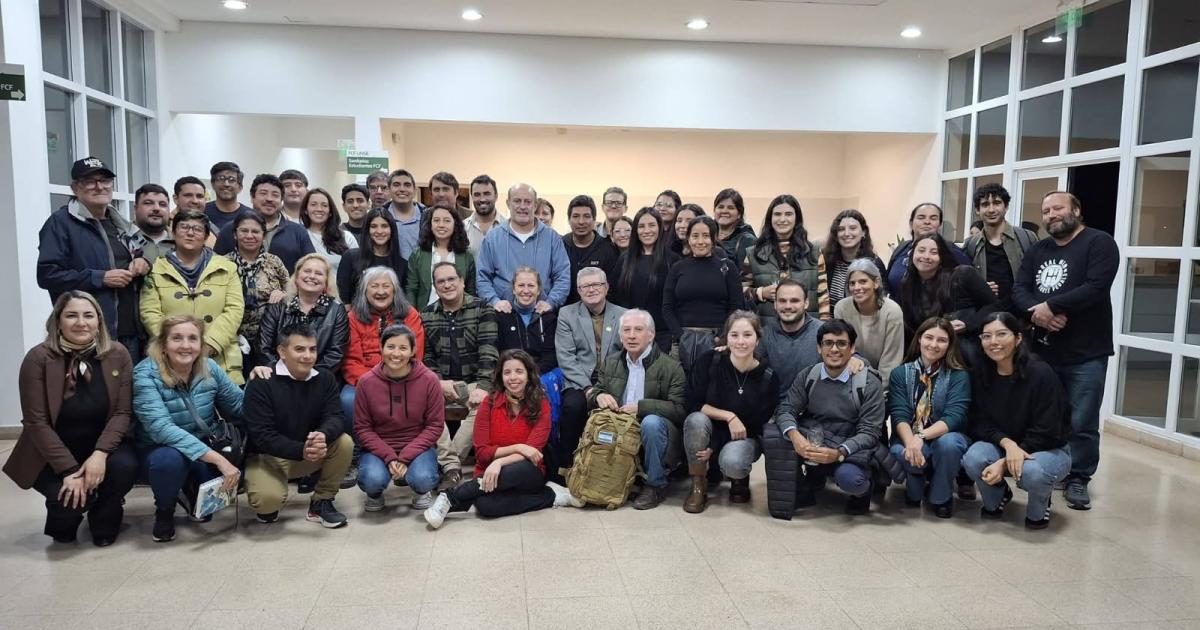 La Facultad de Ciencias Forestales fortalecioacute viacutenculos con sus egresados en una jornada regional