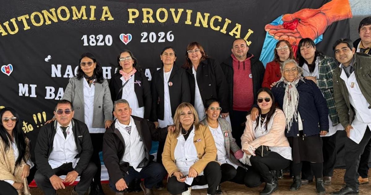 Los Pirpintos celebroacute el Diacutea de la Autonomiacutea con una emotiva fiesta escolar