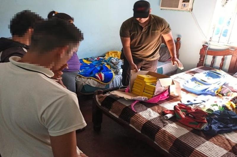 REDADAS- El domingo los gendarmes apresaron a las dos mujeres en el B� Avenida Después allanaron Colonia Pinto Los allanamientos continuaron ayer con el secuestro de vehículos