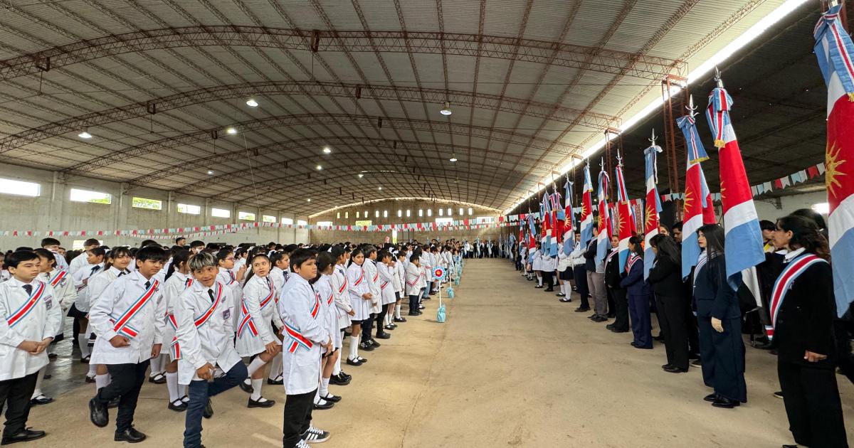 Monte Quemado- Alumnos de 7deg grado sellaron su compromiso con la Bandera de la Provincia