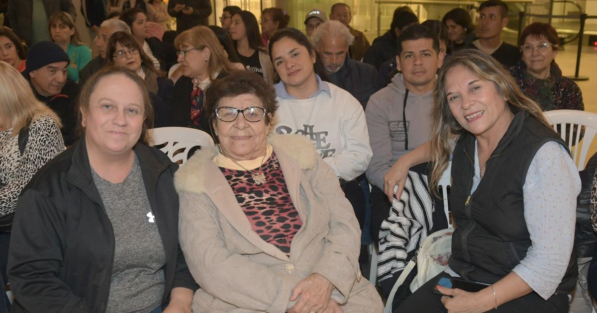 ESPECTACULO POR LA AUTONOMIacuteA PROVINCIAL