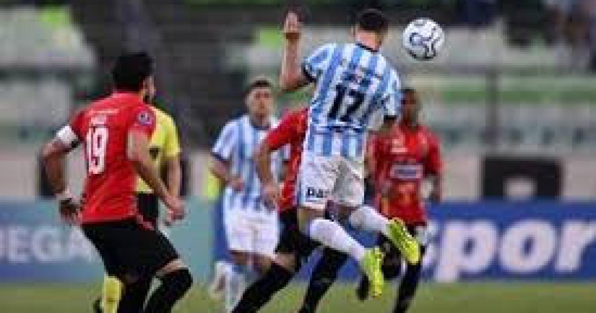 Racing empatoacute con Caracas y comprometioacute su futuro en la Copa Sudamericana