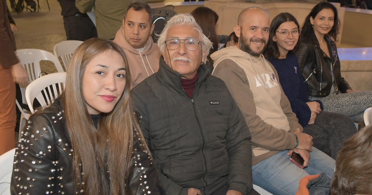 ESPECTACULO POR LA AUTONOMIacuteA PROVINCIAL