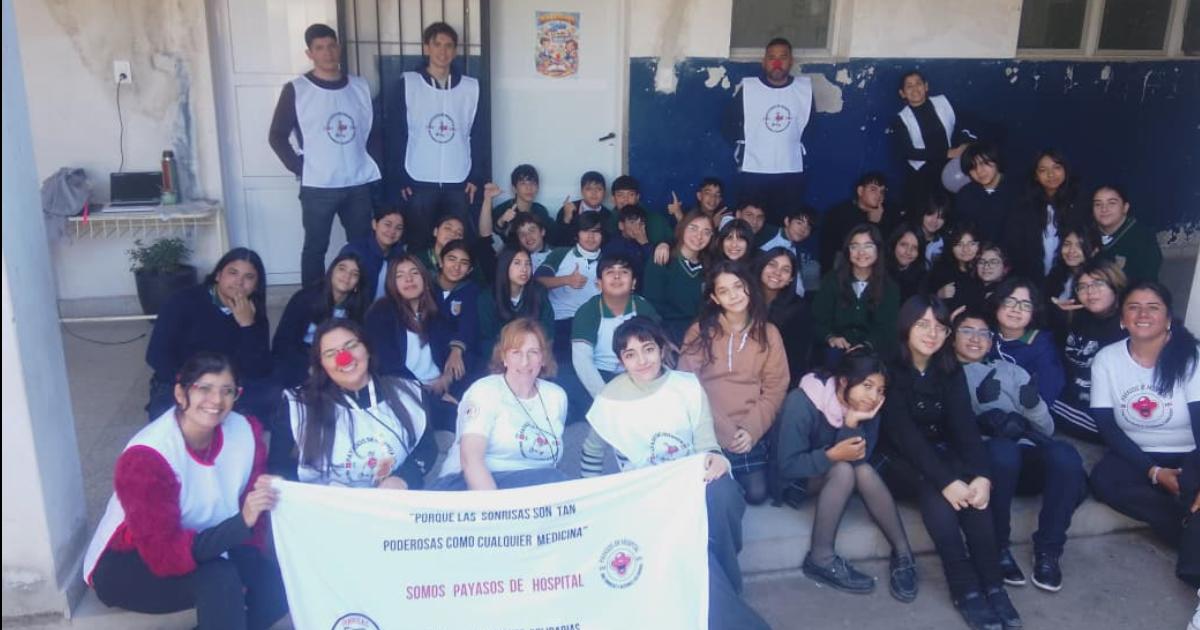 TALLER Alumnos del Colegio Inti Huasi progatonizaron Las emociones- tu suacuteper poder