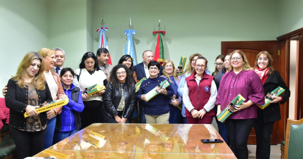 La comuna friense entregoacute detectores de metales para las escuelas