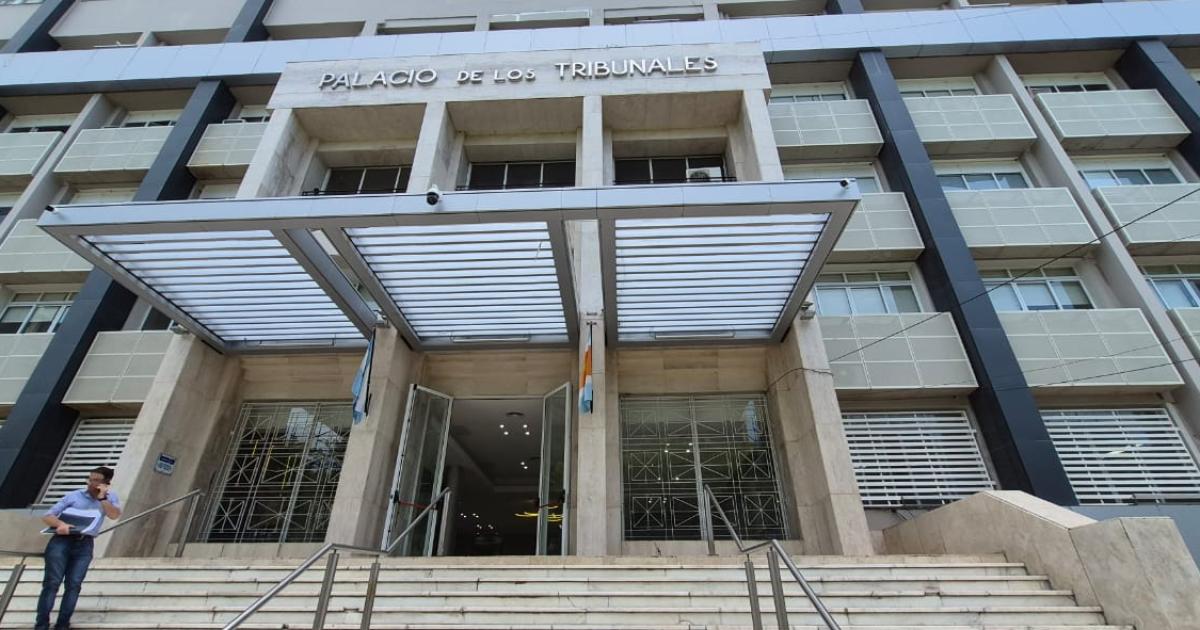 Piden prisioacuten preventiva para el conocido disentildeador graacutefico acusado de distribuir material pornograacutefico infantil