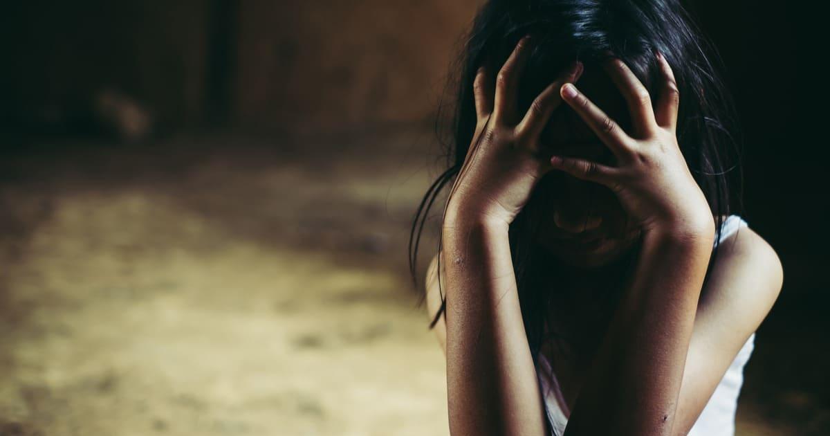 Investigan la brutal agresioacuten a una nintildea de 10 antildeos en Weisburd- acusan a su abuela y a una tiacutea