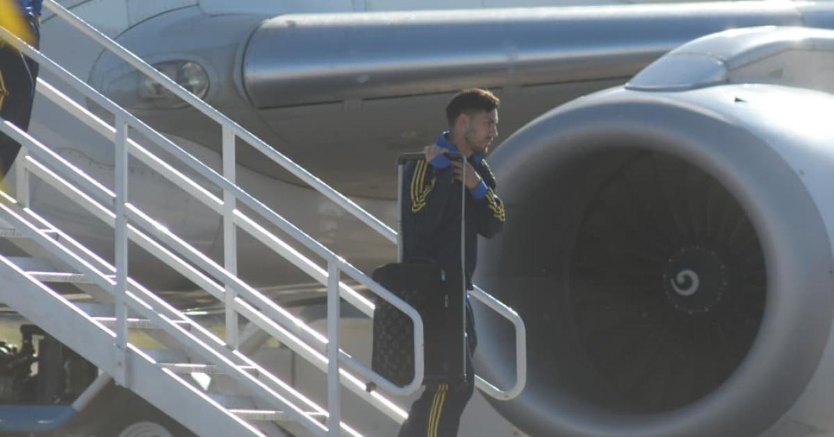 FOTOS  Boca aterrizoacute en Santiago del Estero con Paredes y el Changuito Zeballos