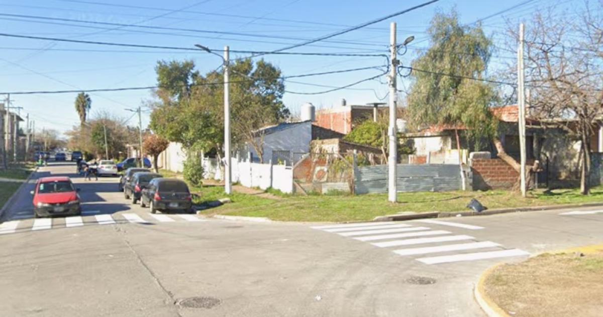 Crimen en Ingeniero Budge- apuntildealoacute a su pareja escapoacute y fue entregada por sus hijos