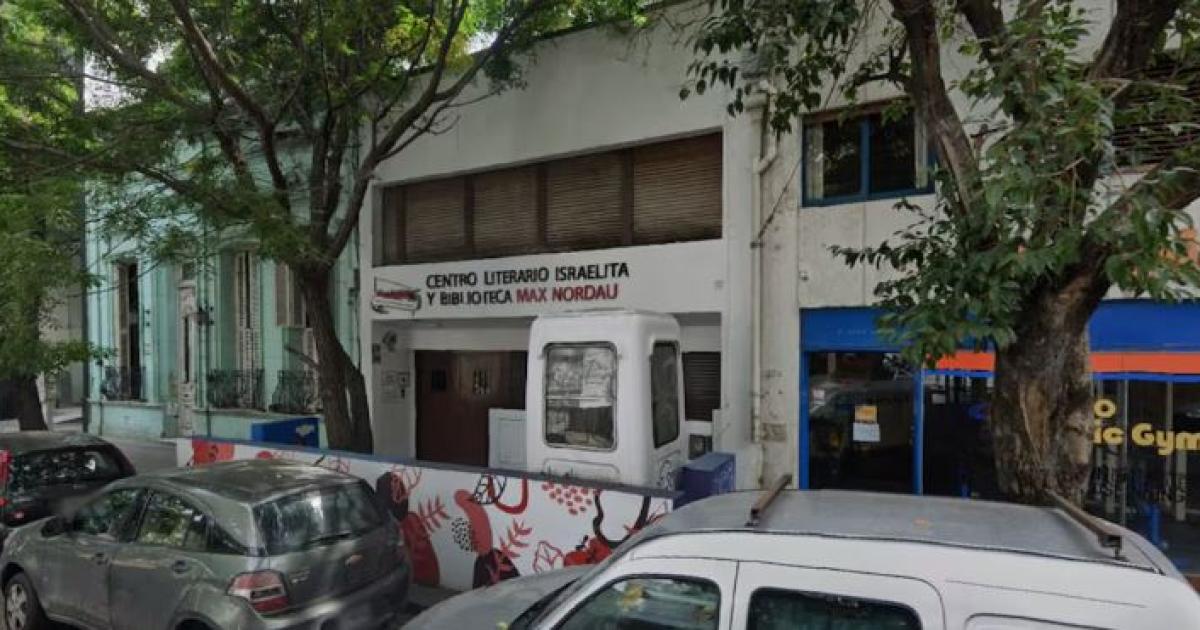 Fachada del Centro Literario Israelita y Biblioteca Max Nordau en La Plata atacada con una molotov (Foto- Google Maps)