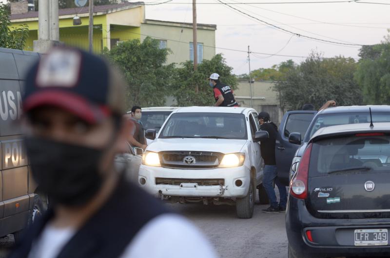 Denuncioacute robo hormiga de combustible y fue patoteado