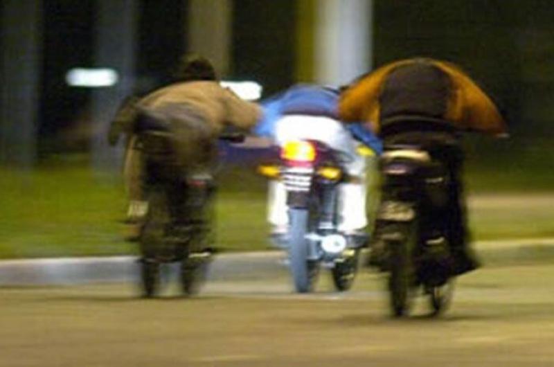 Muere una adolescente en Friacuteas en un jueves loco de motos en descontrol total por la ruta 157