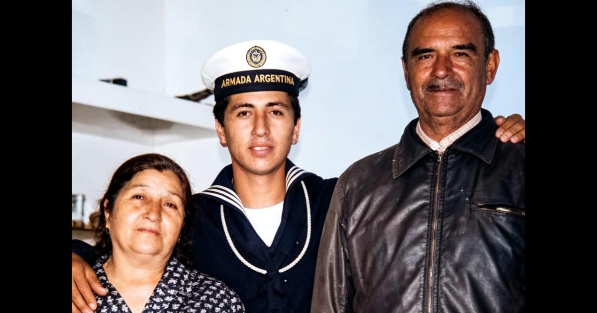 RECUERDO Tom�s junto su madre Carmen Molina y su padre Tom�s Silva