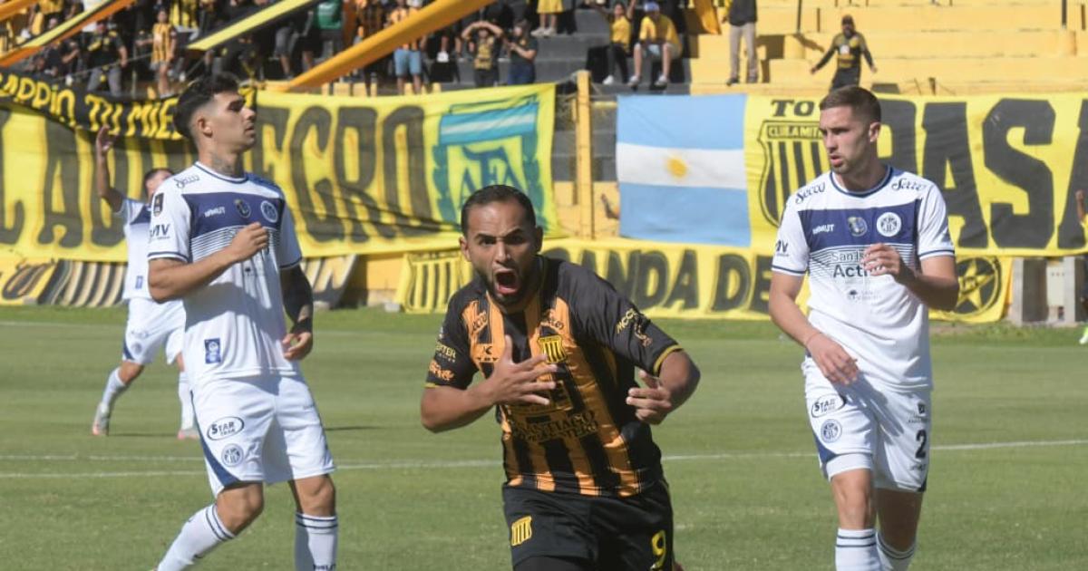 Mitre vencioacute a Acassuso y cortoacute la sequiacutea ante su gente