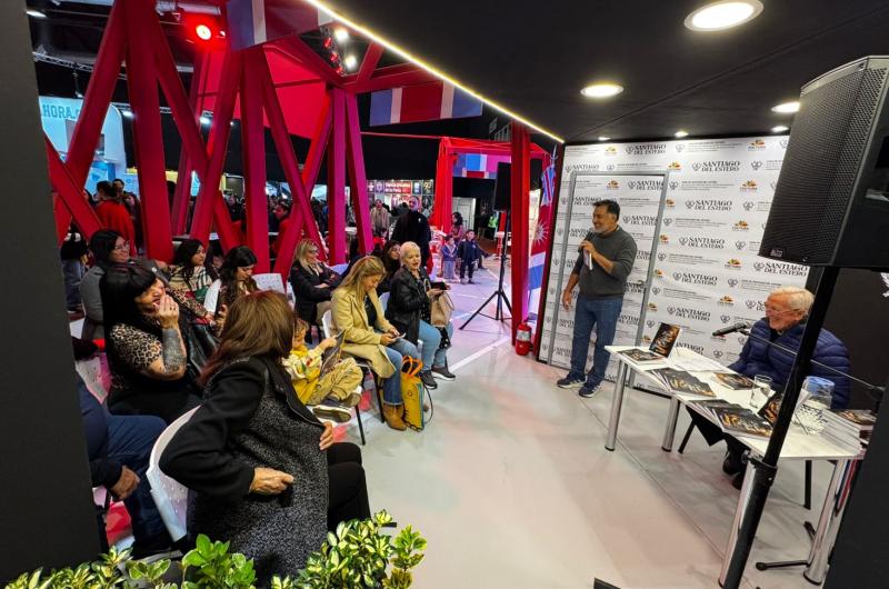 Villa Ojo de Agua dijo presente en la 50ordf Feria Internacional del Libro