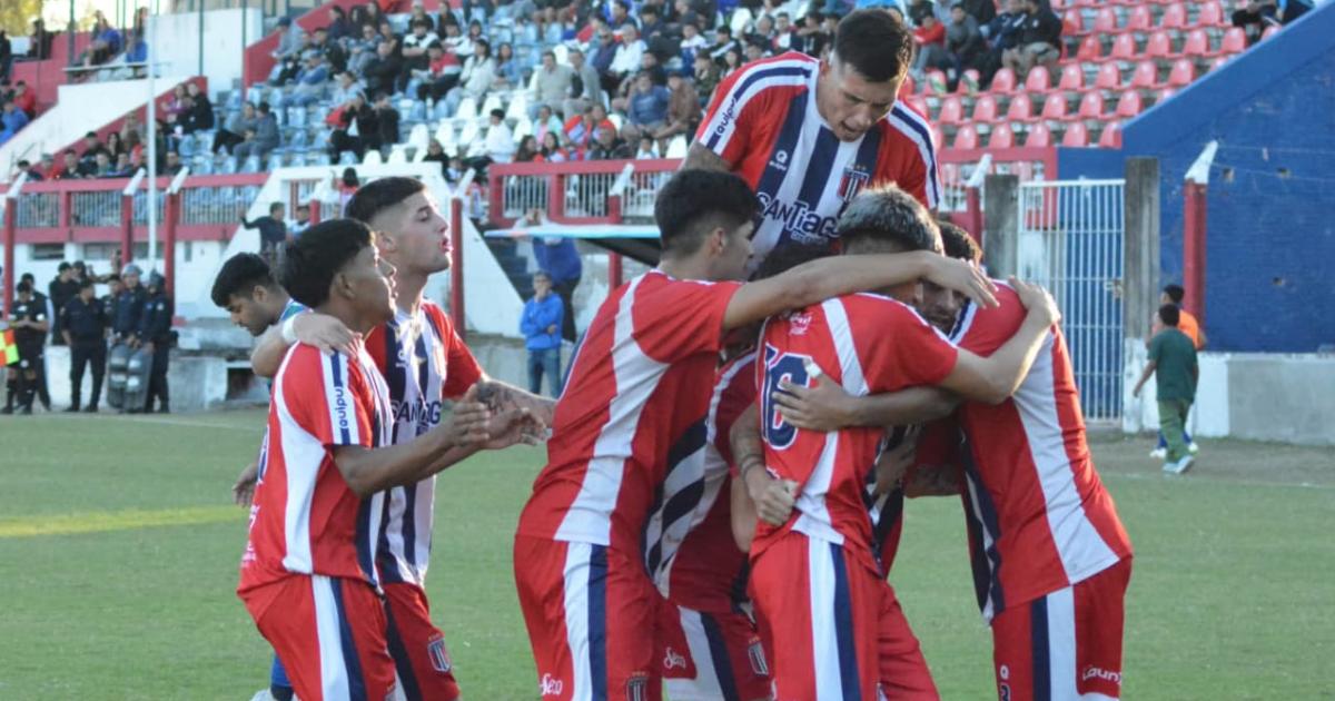 Unioacuten Santiago vencioacute a Yanda en un atractivo cotejo y sigue a paso firme 