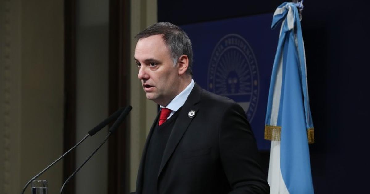 Estamos a favor de la libertad de prensa- la frase de Adorni en la reapertura de la sala de periodistas