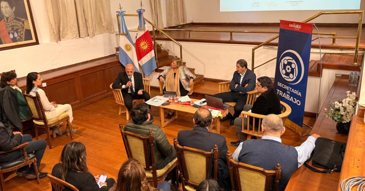 Con eje en la reforma laboral la Secretariacutea de Trabajo fortalece la formacioacuten y el diaacutelogo social