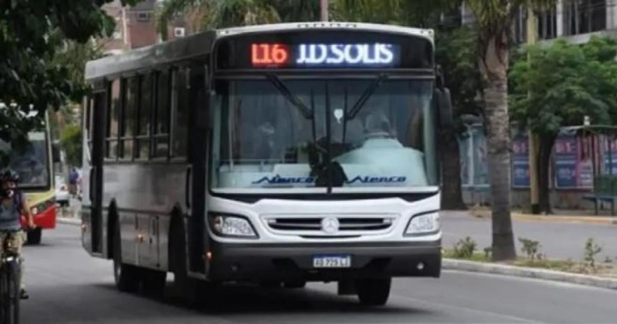 Levantan el paro de colectivos- habraacute servicio normal y siguen las negociaciones