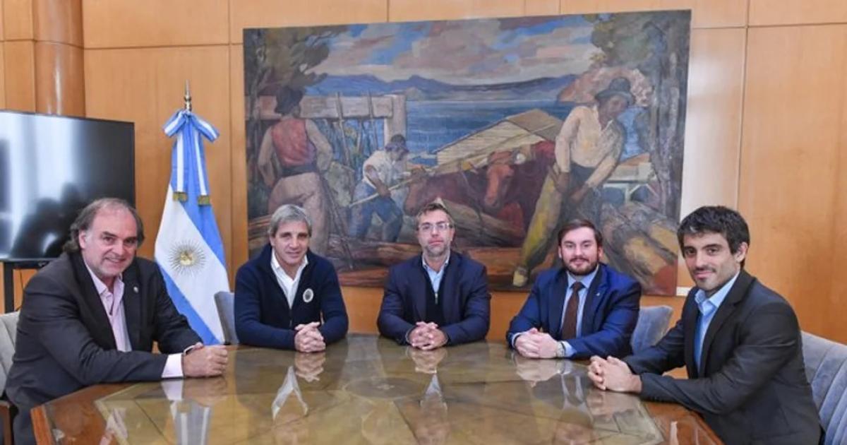(Foto-@LuisCaputoAR)