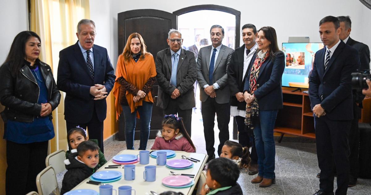 Eliacuteas Suaacuterez- La educacioacuten tiene que ser el motor de desarrollo y de progreso en Santiago del Estero