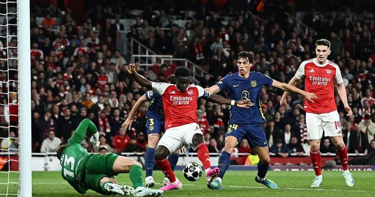 Arsenal de Inglaterra amargoacute a Juliaacuten y al Cholo y es finalista de la Champions